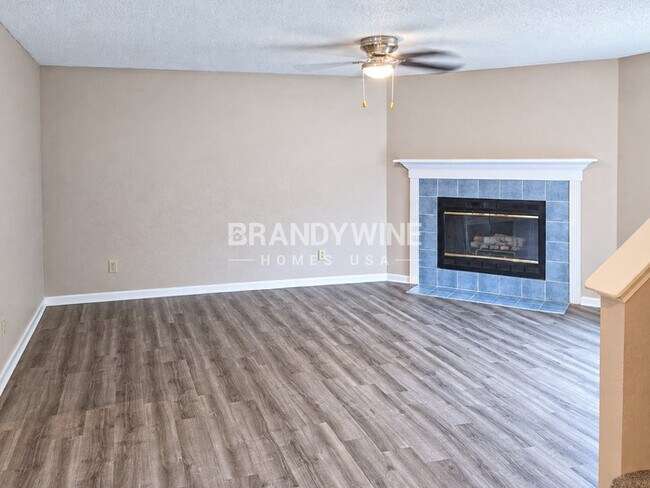 Building Photo - 4485 Redcliff N Ln