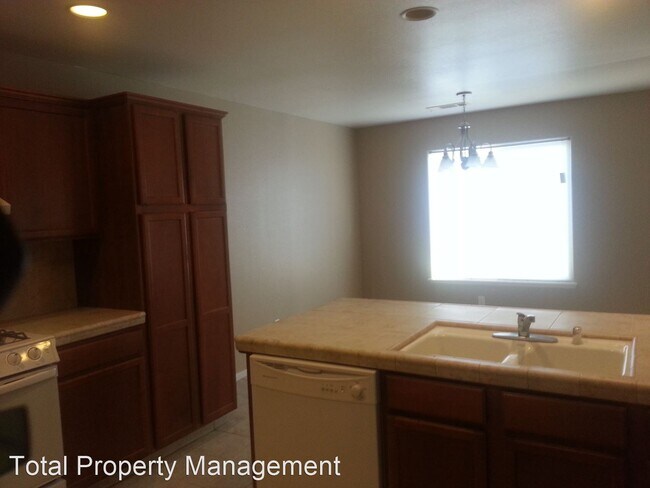 Building Photo - 2 br, 2 bath House - 2229 S. Laspina