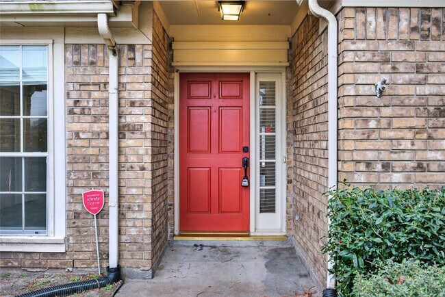 Foto del edificio - 1035 Cascade Creek Dr