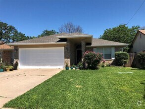 Building Photo - 1404 Peachtree Valley Dr