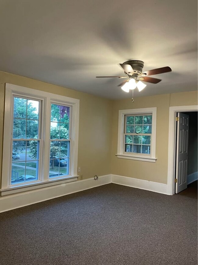 Living Room - 115 S Wisconsin St