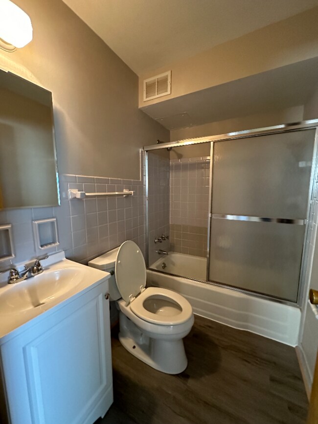 Foto del edificio - Cozy West Allis 1 Bedroom Apartment