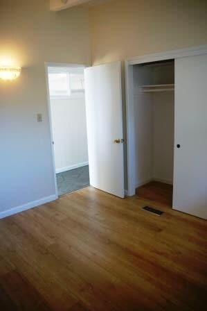 Building Photo - 220 Shoreview Dr