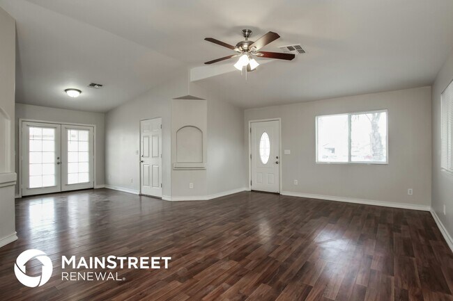 Foto del edificio - 4213 E Market St