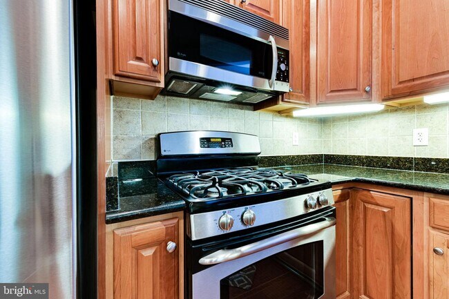 Foto del edificio - 400 Cameron Station Blvd