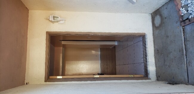 Building Photo - 1584 Amapola St
