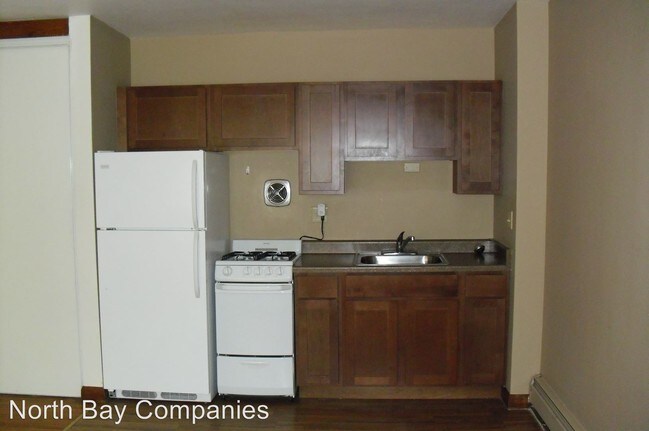 Interior Photo - 327 University Ave SE