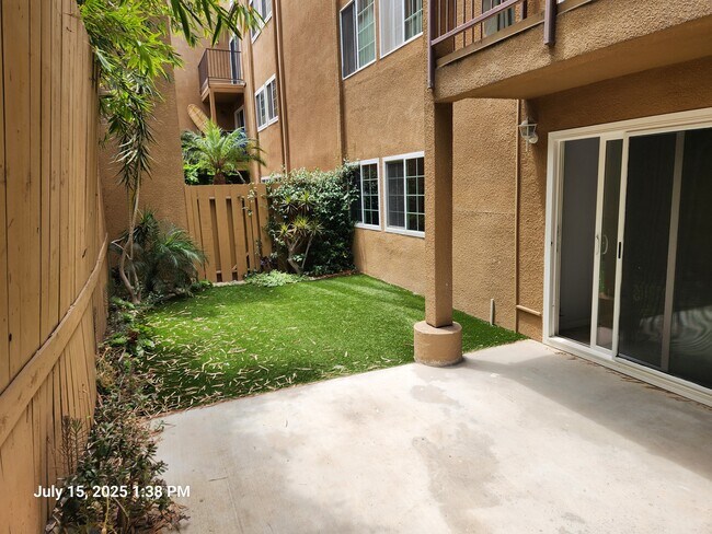 Foto del edificio - 5051 La Jolla Blvd