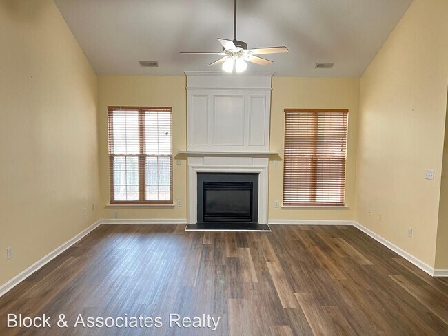 Building Photo - 3 br, 2.5 bath House - 204 Corsair Drive