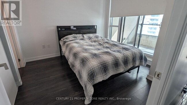 Building Photo - 4055 Parkside Village Dr