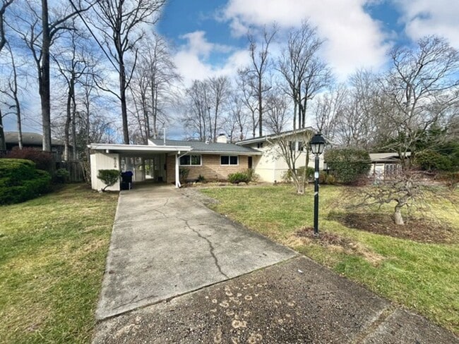 Foto del edificio - 8308 Whitman Dr