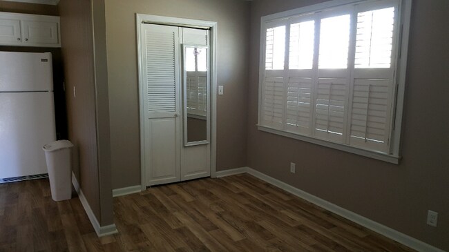 Building Photo - 1 Twin Lakes Dr