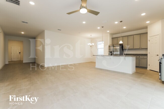 Foto del edificio - 620 Crown Rose Dr