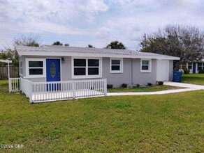 Building Photo - 11 Ocean Breeze Cir