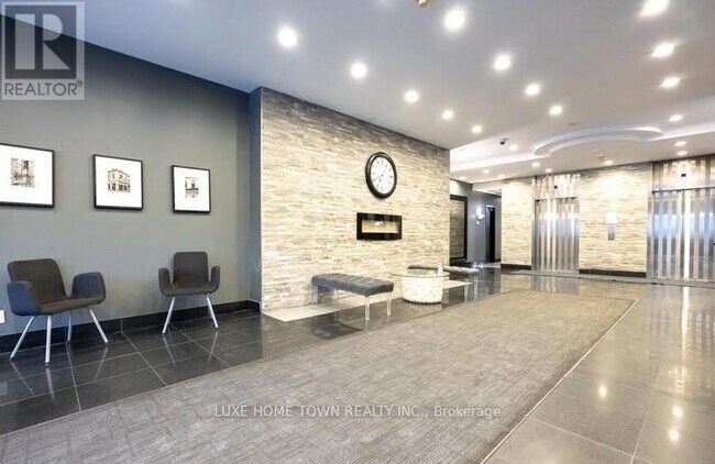 Building Photo - 135 James St S