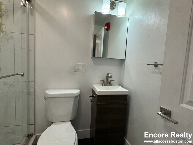 Foto del edificio - 270 Newbury St