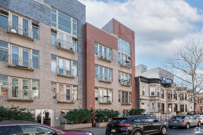 Foto del edificio - 136 Clifton Pl