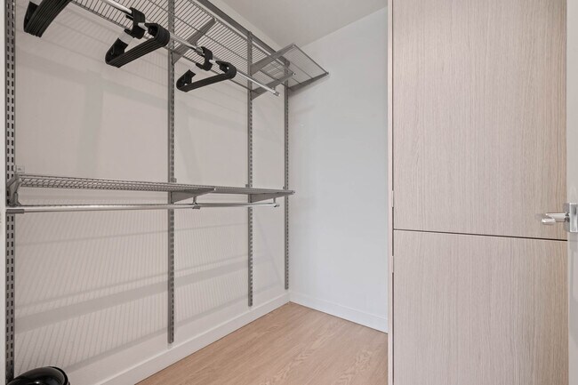 Foto del edificio - 5851 W 88th St