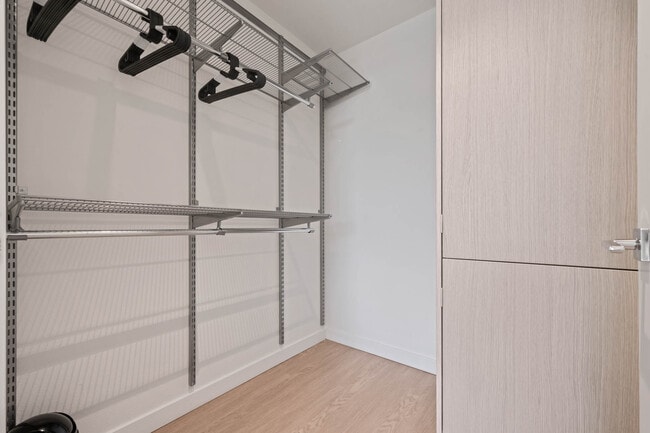 Building Photo - 5851 W 88th St