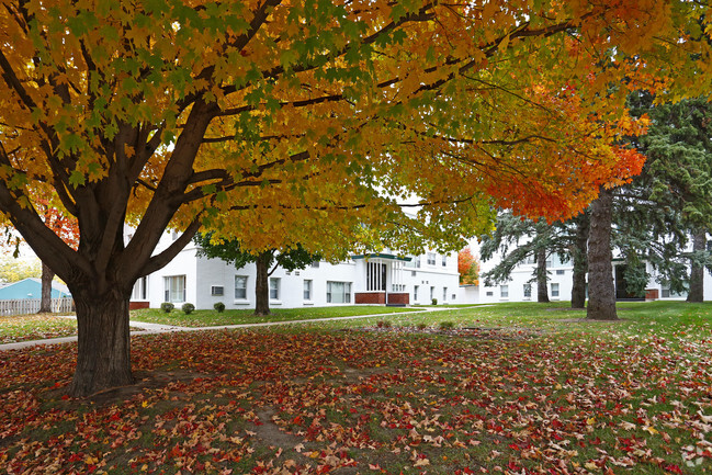 Kenwood Manor - Kenwood Manor Apartments