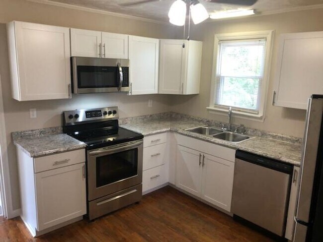 Foto del edificio - 508 Oakcrest Rd