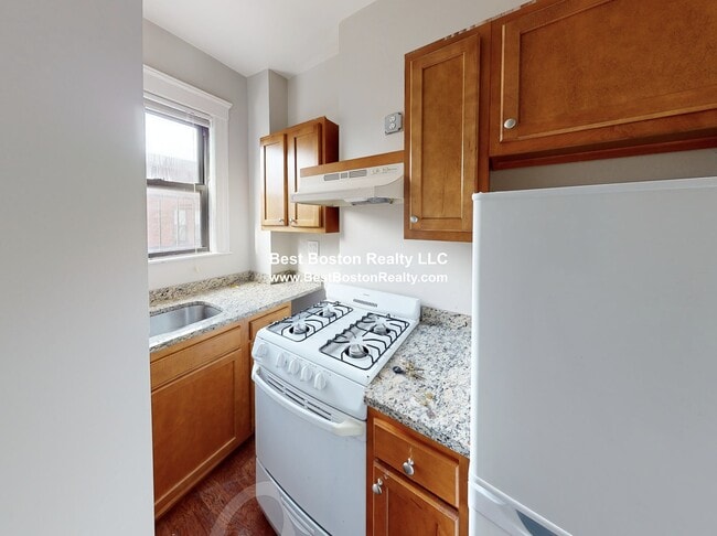 Building Photo - 48 JFK St. Unit 15