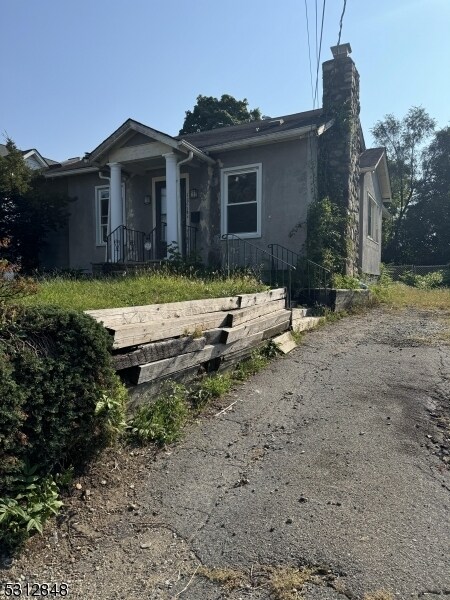 Primary Photo - 18 Union Ave