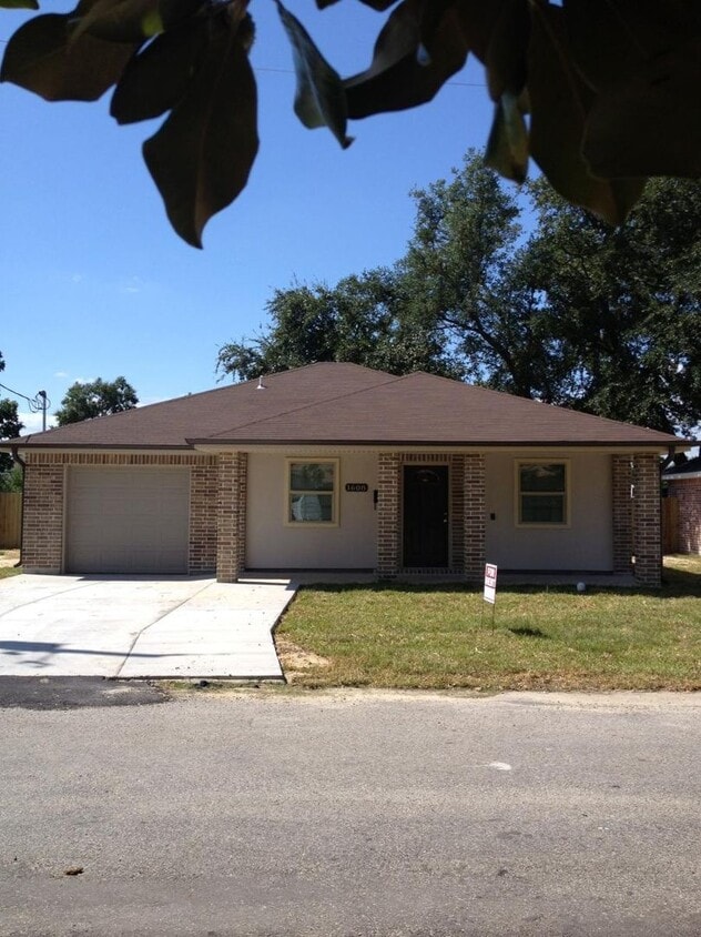 Primary Photo - November Movein