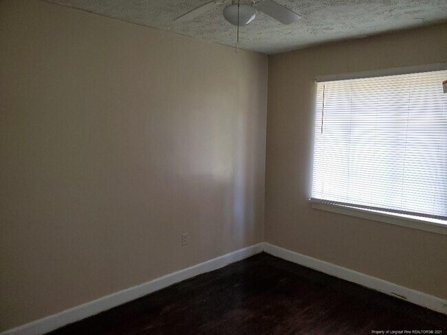 Building Photo - 1404 Briarcliff Dr