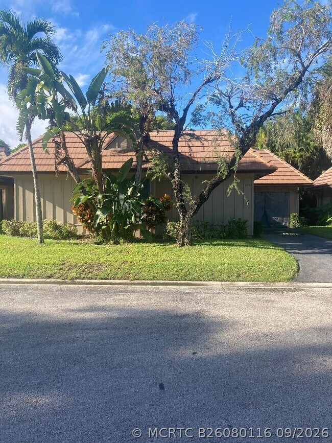 Building Photo - 1950 Coquina Way