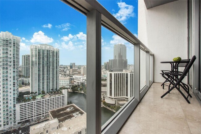 Building Photo - 485 Brickell Ave