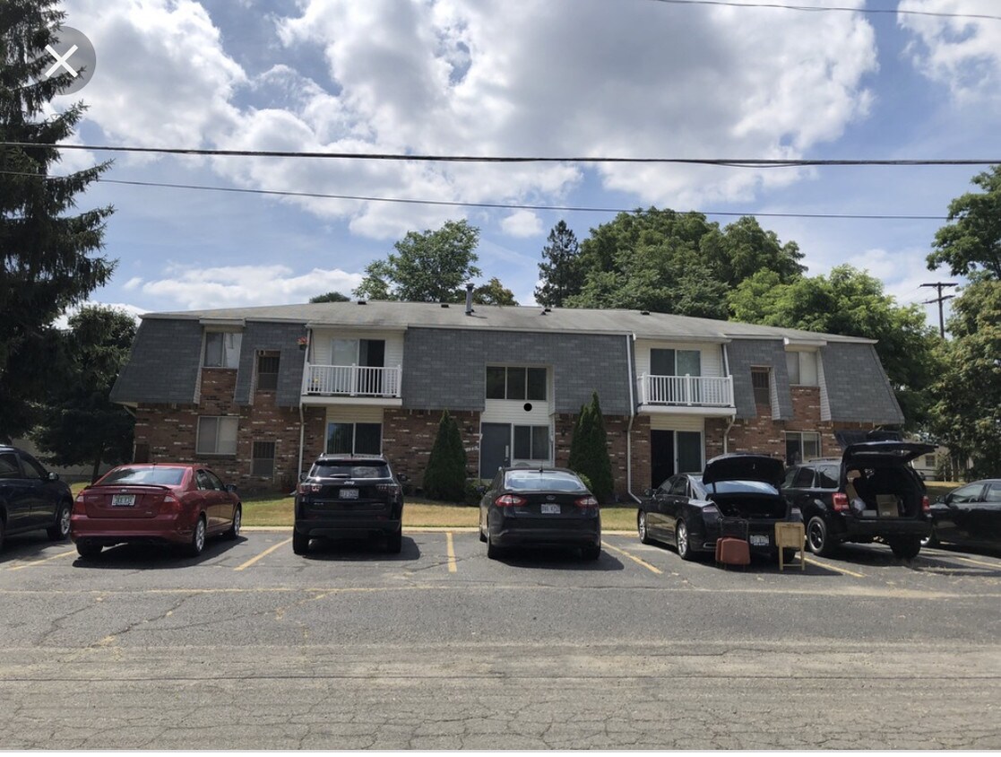 220 Park St, Pinckney, MI 48169 Apartments in Pinckney, MI