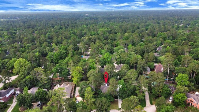 Foto del edificio - 19 Long Springs Pl