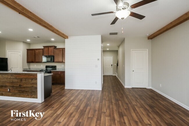 Building Photo - 1021 Independence Ave