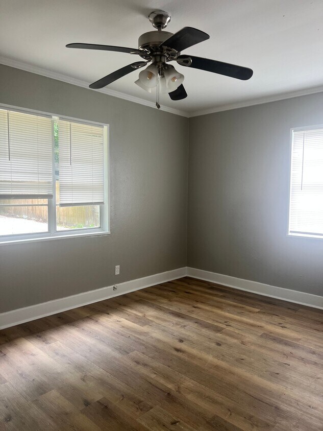 Foto del edificio - 1775 Vaughn St