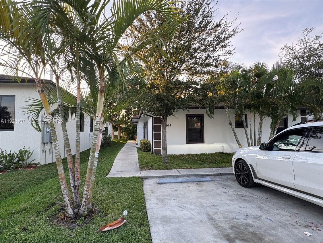 Foto principal - 605 NW 3rd