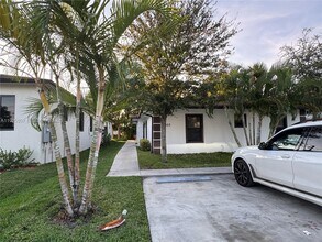 Building Photo - 605 E Hallandale Beach Blvd