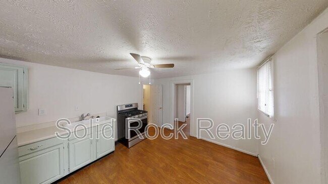 Foto del edificio - 2419-1 East Monument Street