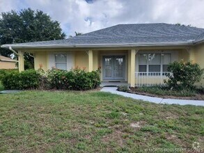 Building Photo - 2509 SE Lyman Cir