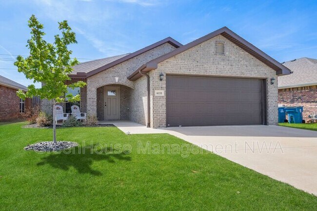 Foto del edificio - 6111 NW McClellen St