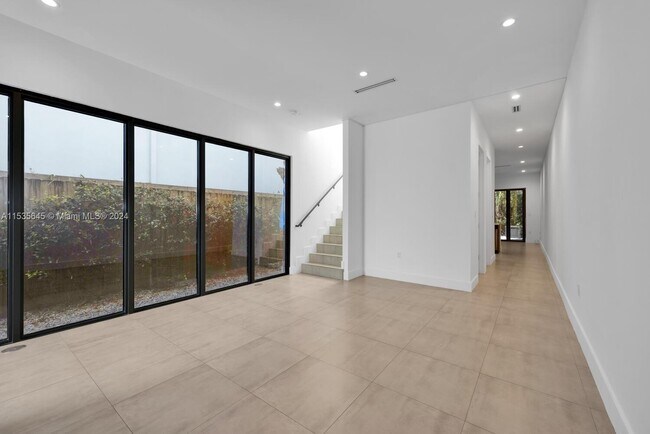 Foto del edificio - 3152 Hibiscus St