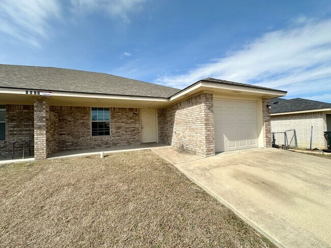 Foto del edificio - 3803 El Paso Dr