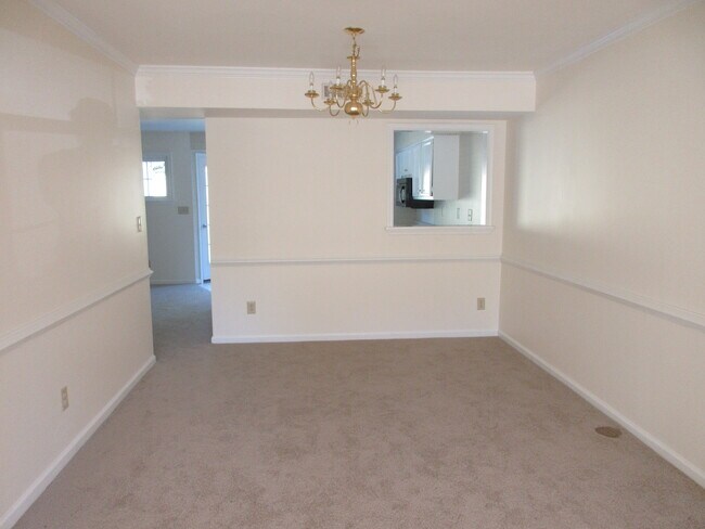 Foto del edificio - 3213 Gateway Cir