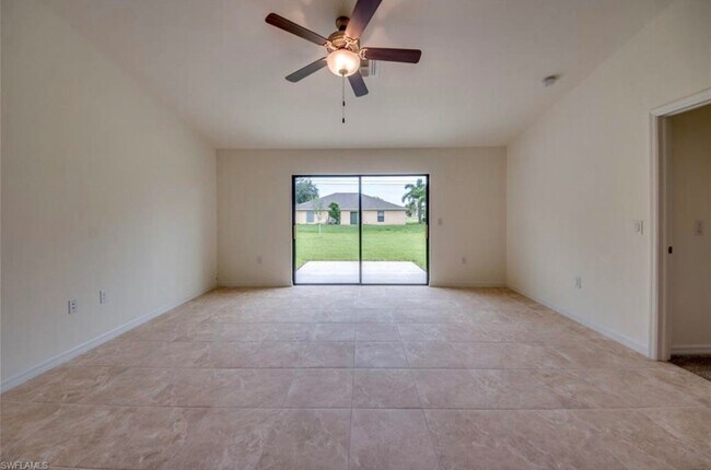 Foto del edificio - 3 Bedroom 2 Bath 1 Car Garage In Cape Coral!