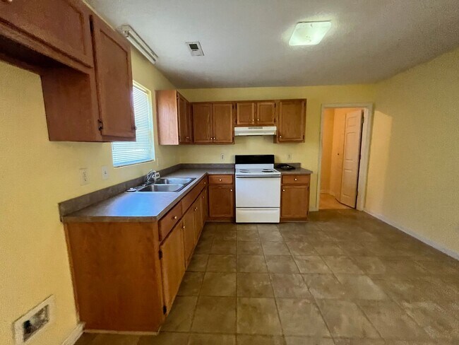 Foto del edificio - 212 Oak Grove Ave