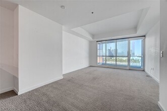 Building Photo - 4575 Dean Martin Dr
