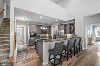 Building Photo - 26325 Tributary Blvd