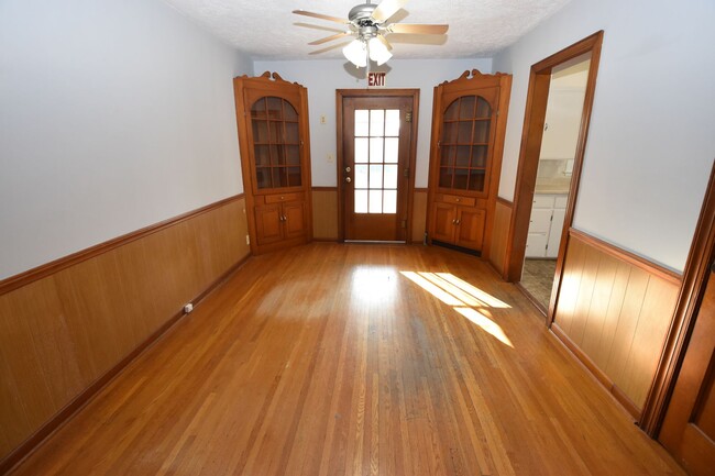 Foto del edificio - 3 Bedroom, 1 1/2 Bath Home in Greenfield