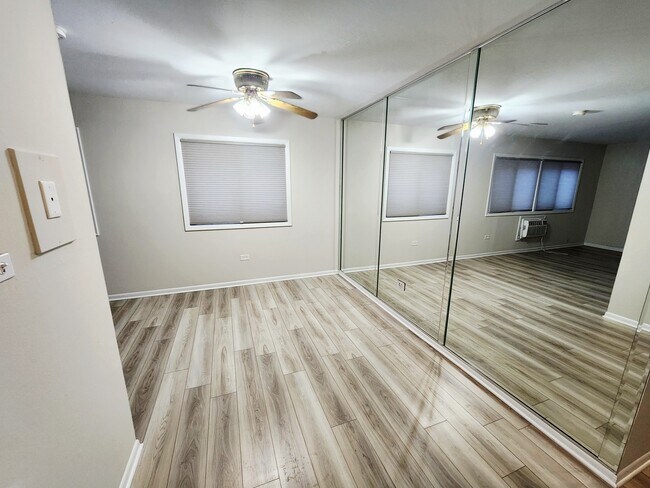 Foto del edificio - 424 Elgin Ave