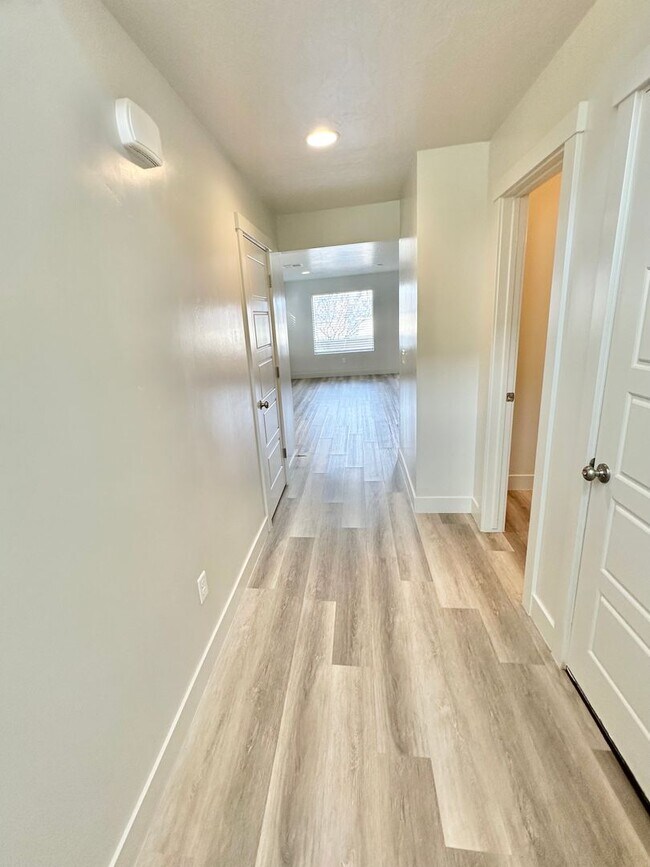 Foto del edificio - 4 Bedroom Home In Desert Canyon Community! Price reduced!! Plus, $500 February lease incentive!!